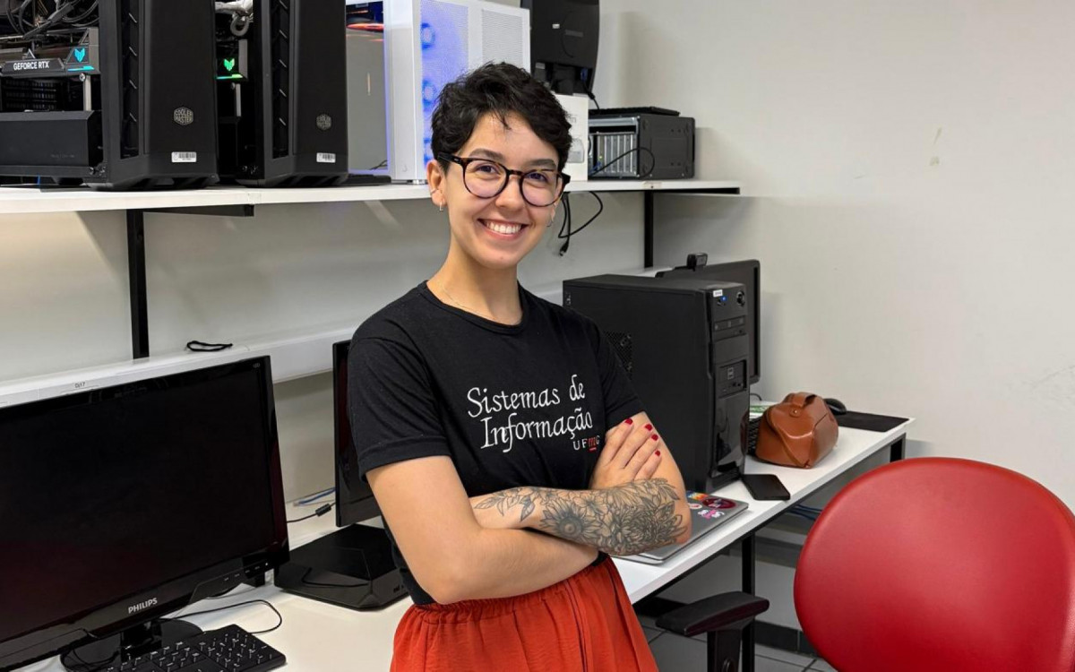 Fernanda Pereira, aluna de Sistemas de Informação, encontrou sua paixão na cibersegurança ao perceber o impacto crescente dos ataques virtuais - Divulhgação