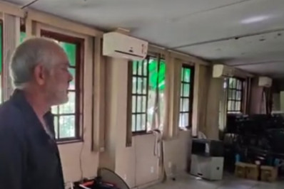 Invasão de cupins deixa vereadores sem gabinetes na sede da Câmara