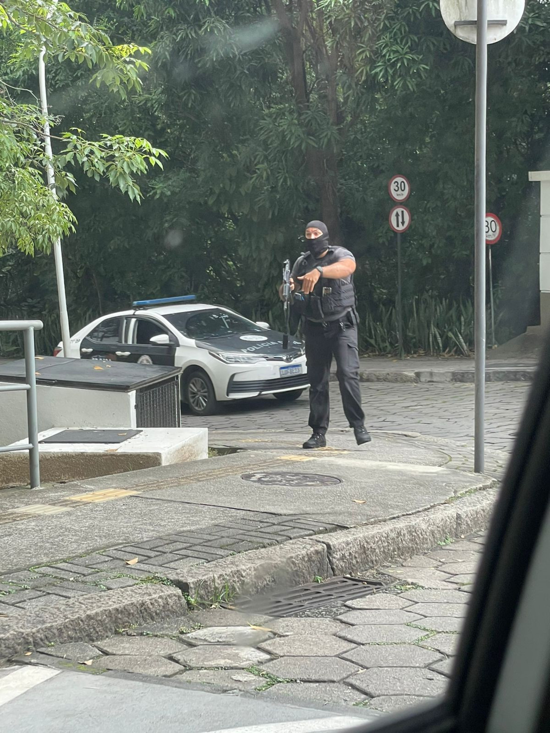 Criminosos teriam fugido em direção à Fiocruz durante operação em Manguinhos - Reprodução/Redes Sociais