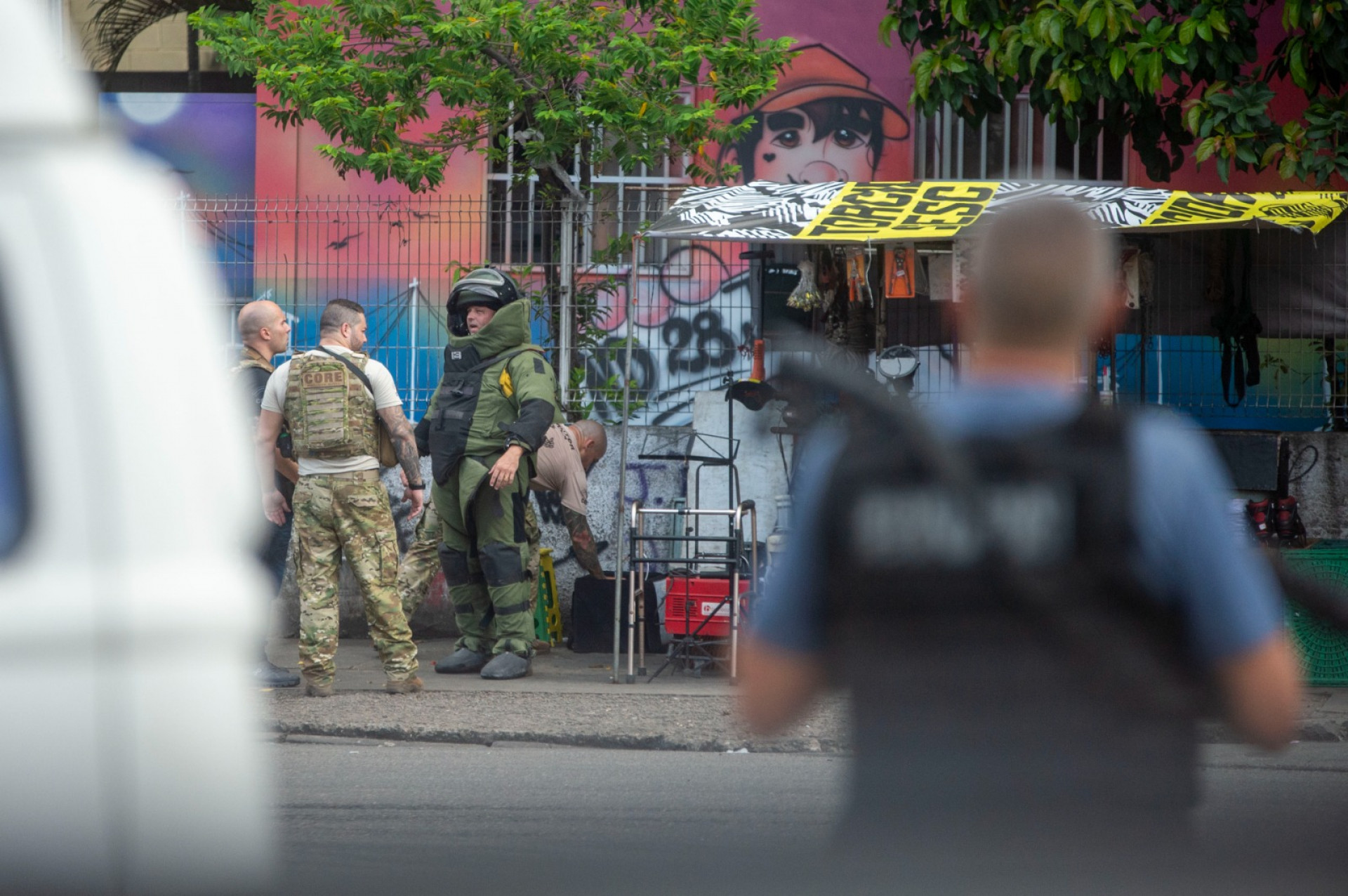Policiamento é reforçado na Avenida Dom Helder Câmara após confronto com criminosos de Manguinhos - Armando Paiva / Agência O Dia