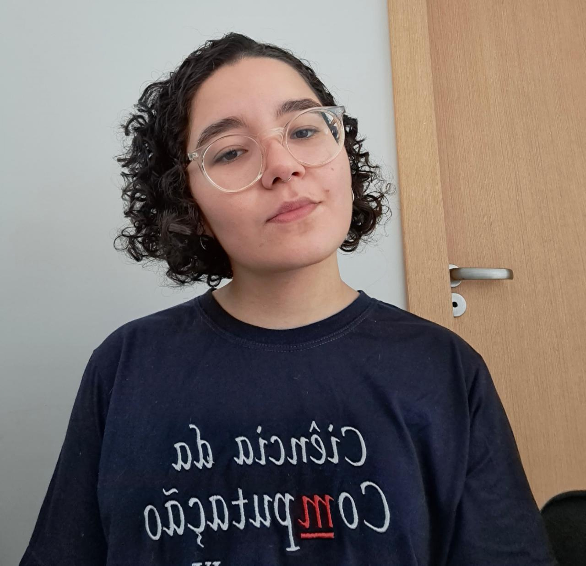 A estudante Juliana destaca que sua escolha pela área foi movida pela relevância da cibersegurança em diferentes setores e pelos desafios que a acompanham - Divulgação