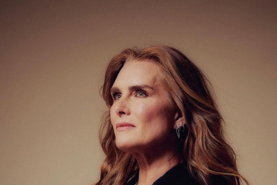 Brooke Shields recorda cirurgia íntima sem consentimento: 'Senti como se fosse uma invasão'