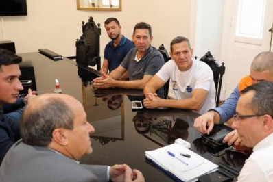 Prefeito Zé Carlos do Mariano se reúne com o secretário estadual de Defesa Civil