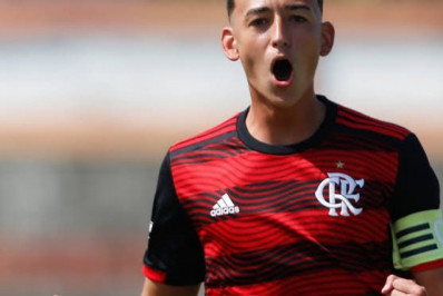 Flamengo escolhe jovem da base para o lugar de Fabrício Bruno em viagem aos Estados Unidos