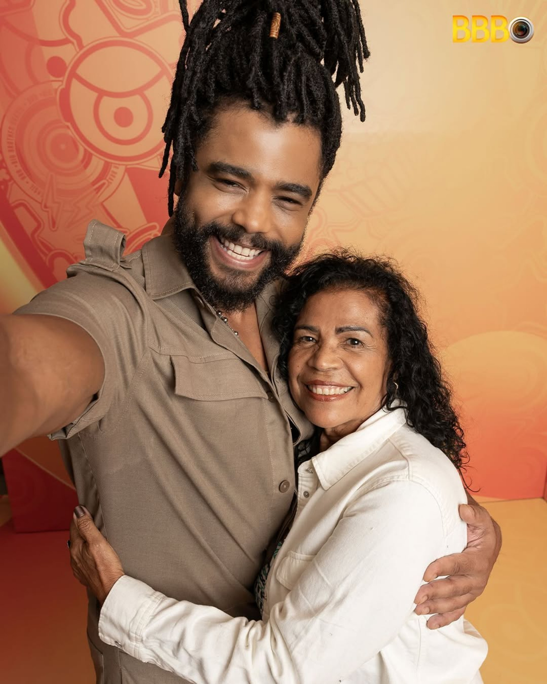 Diogo Almeida e a mãe, Vilma Maria no 'BBB 25' - Globo / Manoella Mello