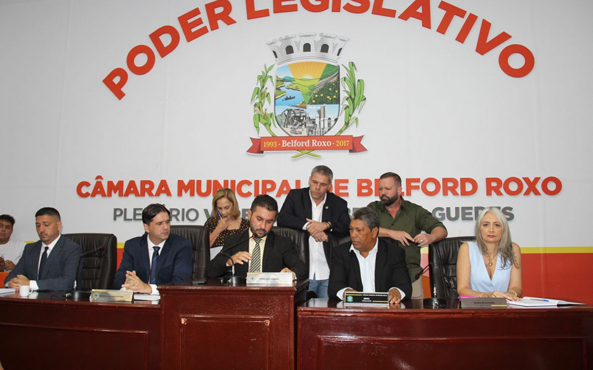 O presidente Markinho Gandra e a Mesa Diretora durante a primeira sessão legislativa do ano