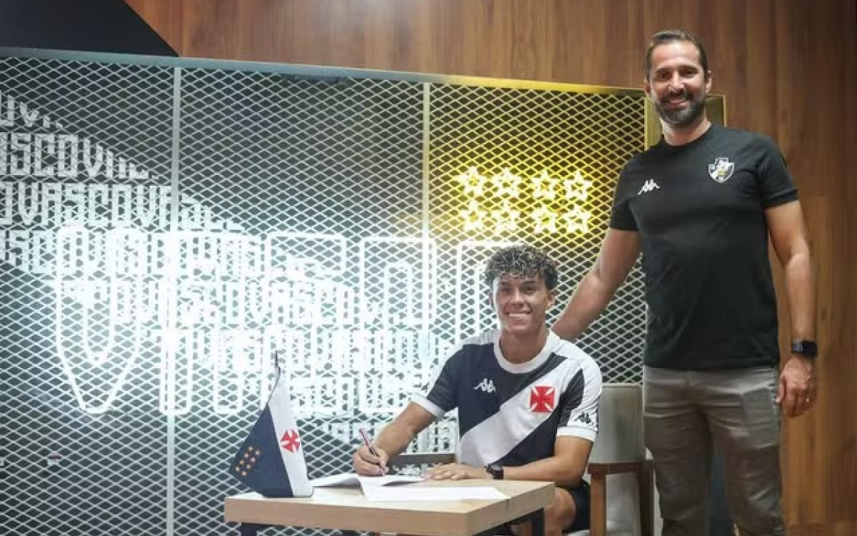 Lukas Zuccarello renovou com o Vasco até dezembro de 2028