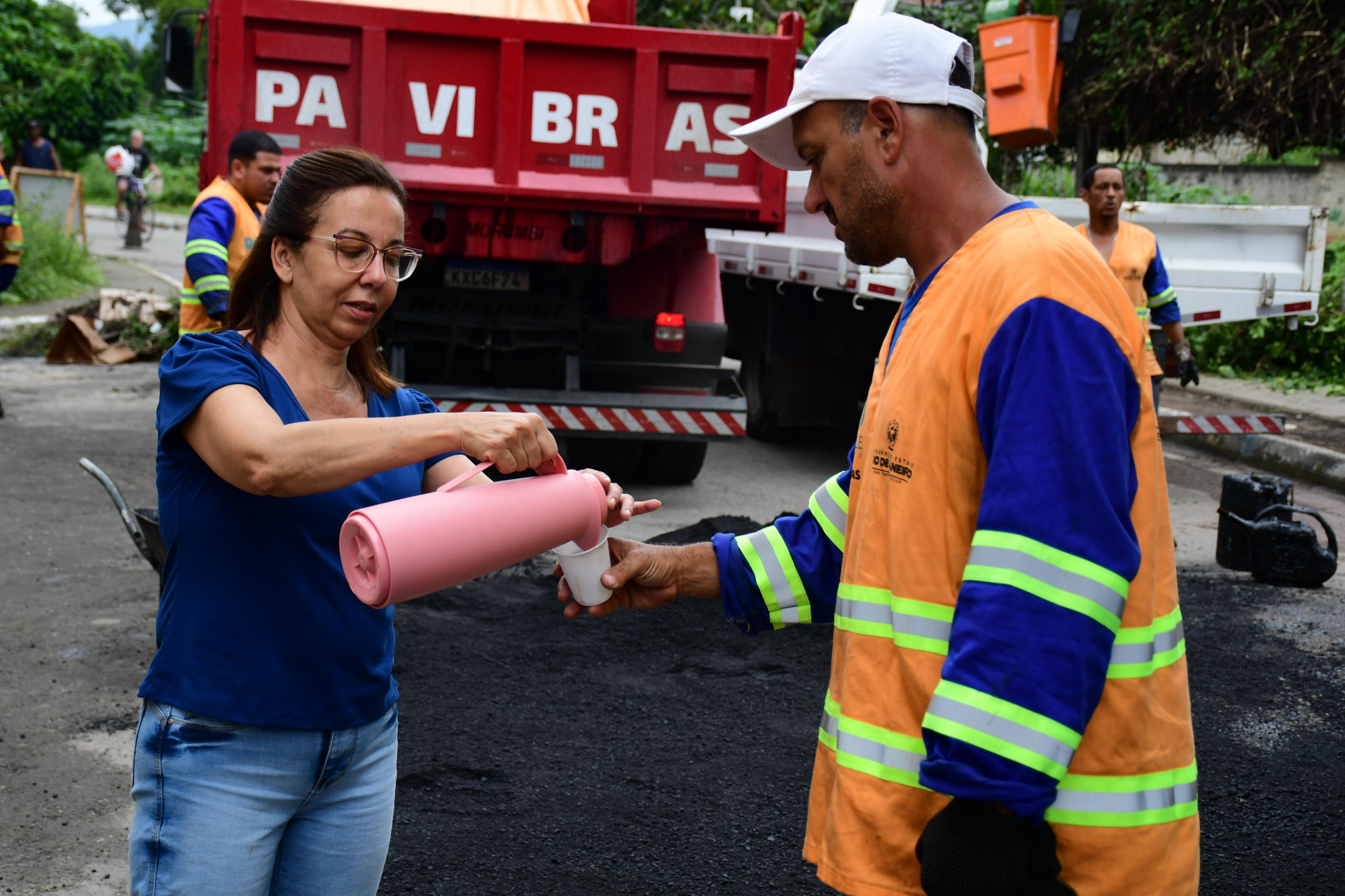 Moradora de Areia Branca, Rosana Amaral frisou que a interven&ccedil;&atilde;o da Prefeitura j&aacute; era aguardada h&aacute; anos - Jeovani Campos / PMBR