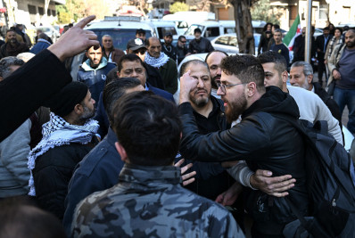 Três mortos em tumulto em mesquita de Damasco