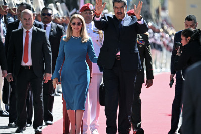 'Período de paz', diz Maduro ao tomar posse para terceiro mandato