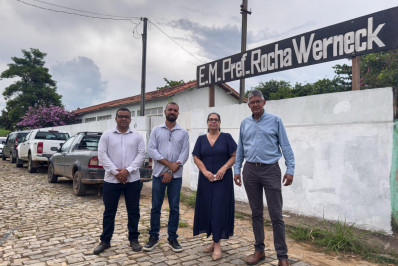 Obras são retomadas na Escola Municipal Prefeito Rocha Werneck