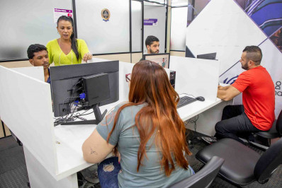 Sala do Empreendedor de Mesquita orienta contribuintes sobre o Simples Nacional