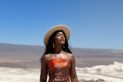 Erika Januza impressiona ao abrir álbum de fotos de viagem com o noivo