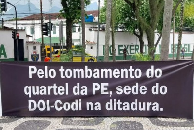 Manifestantes pedem tombamento de quartel onde Rubens Paiva desapareceu na Tijuca