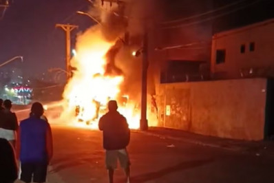 Vídeo! Homem morre carbonizado após explosão de caminhão na zona norte de SP