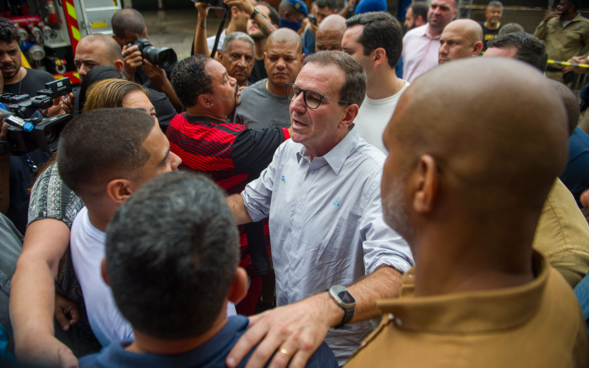 Incêndio Camelódromo, no centro do Rio de Janeiro neste domingo(12).