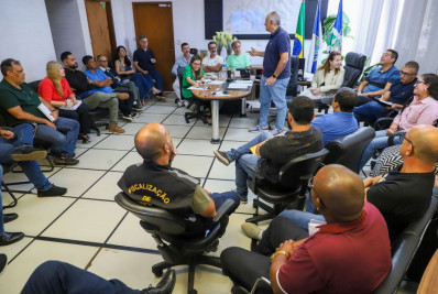 Carlos Augusto reúne secretariado e define metas para reconstrução de Rio das Ostras