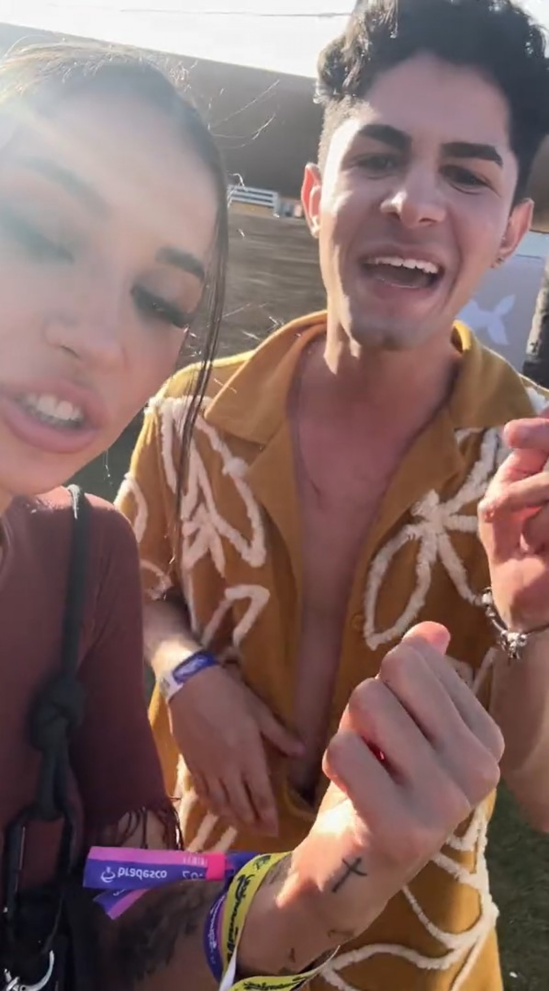 Bianca Andrade dá bolsa de grife e maquiagens para fã durante Numanice - Reprodução / TikTok