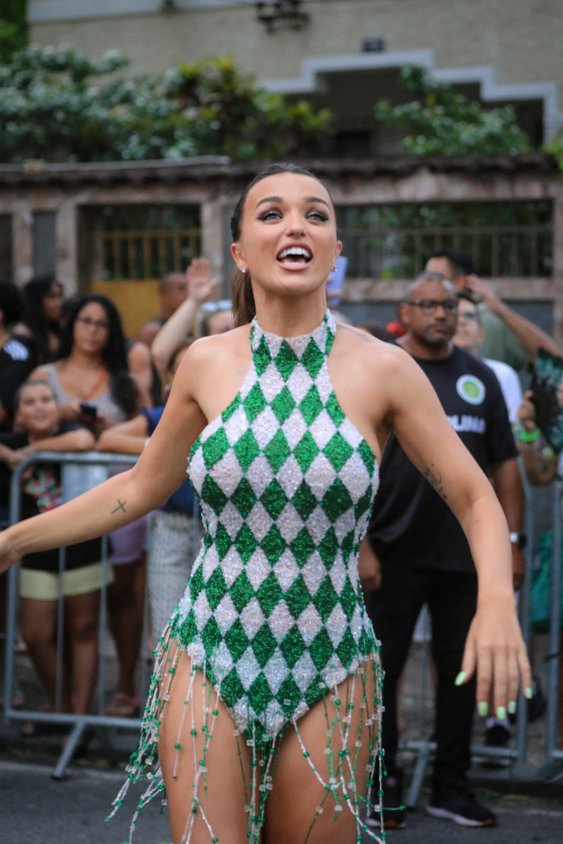 Rafa Kalimann se joga no samba durante ensaio de rua da Imperatriz Leopoldinense - Victor Chapetta | Agnews