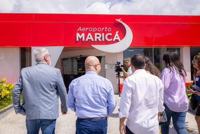 Comitiva visita área do Porto de Jaconé, onde está prevista a construção da Zona de Processamento de Exportação em Maricá