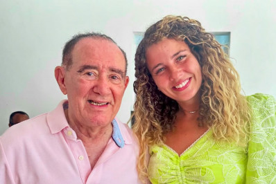 Debby Lagranha comemora aniversário de Renato Aragão: 'Quantas memórias'