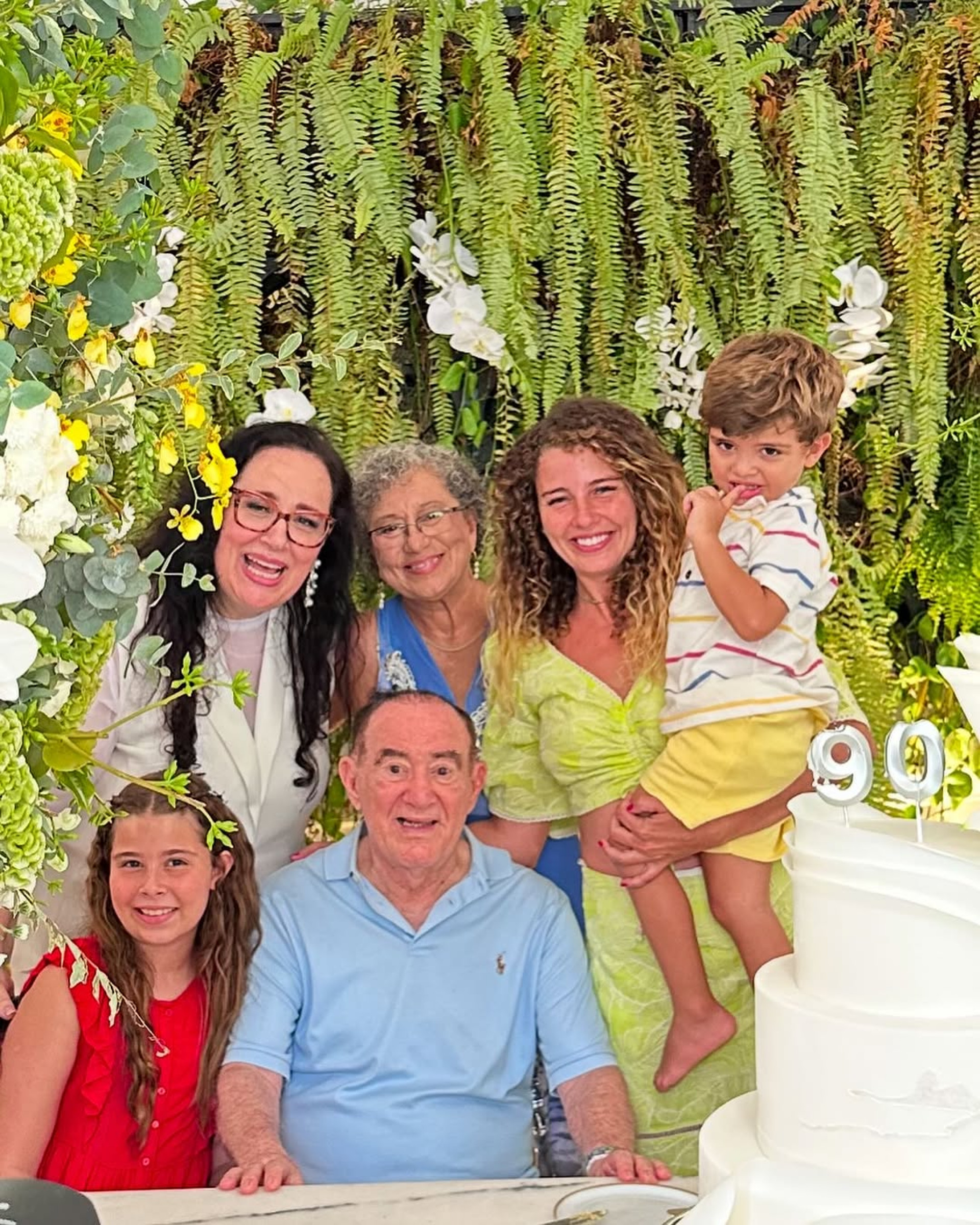 Debby Lagranha comemora aniversário de Renato Aragão - Reprodução/Instagram