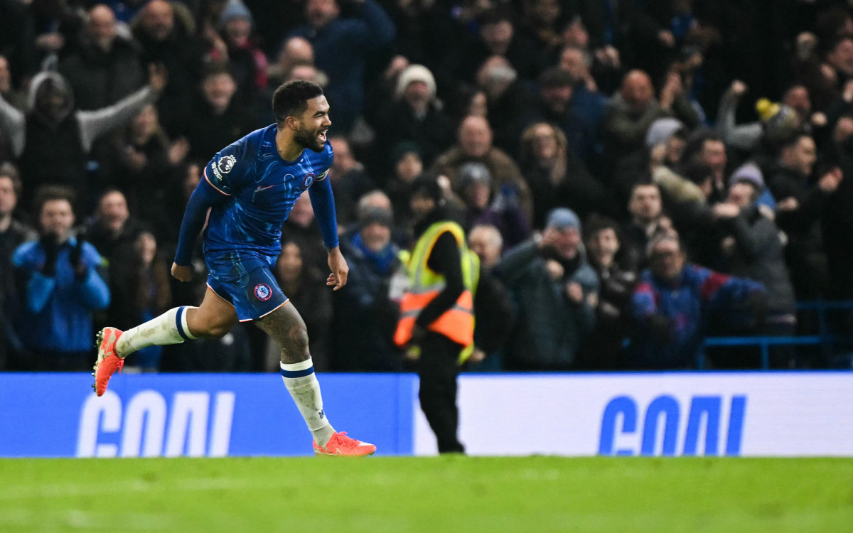 Reece James marca golaço de falta e empata pro Chelsea nos acréscimos