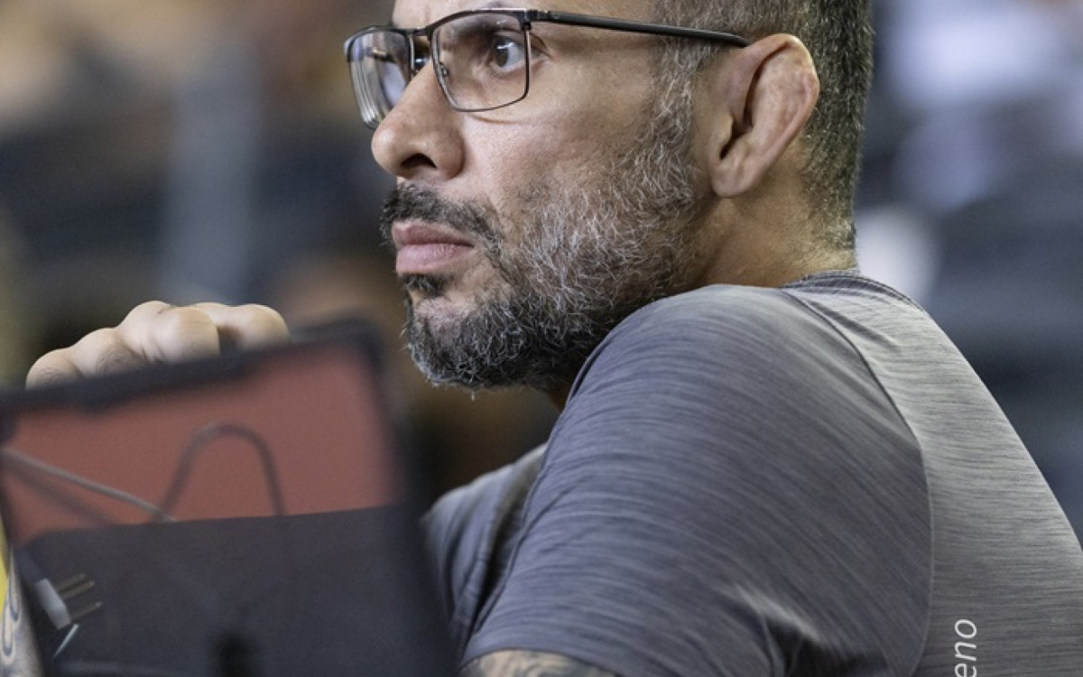 Claudio Caloquinha (ao centro) projetou nova temporada do BJJ Storm