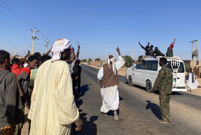 Mais de 120 mortos em bombardeios perto da capital de Sudão