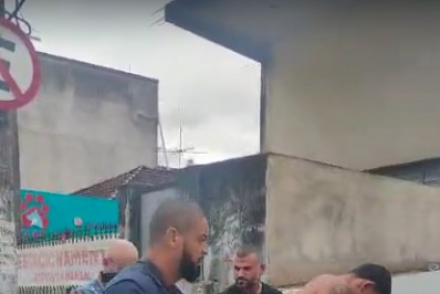 Servente é preso por tentar matar companheira com espeto de churrasco em São Gonçalo