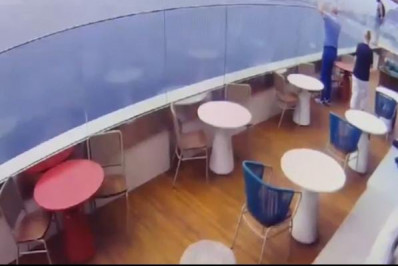 Vídeo: turista chileno faz salto de base jump em hotel na Zona Sul