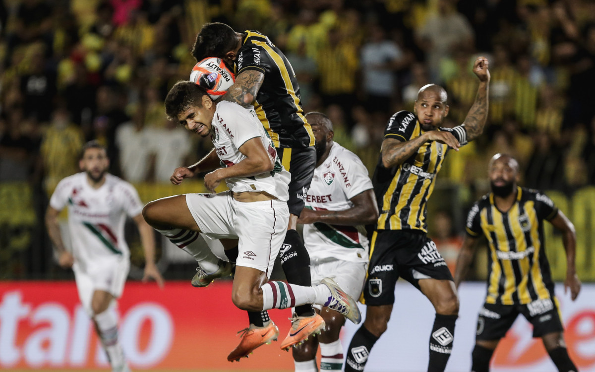 Disputa pelo alto em Volta Redonda x Fluminense