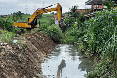 Prefeitura de Belford Roxo realiza limpeza e desobstrução do Canal da Granja no Malhapão