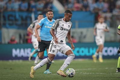 Botafogo faz proposta por atacante do Atlético-MG, que dificulta negócio