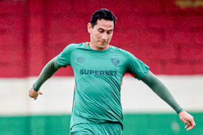 Ganso volta a treinar pelo Fluminense em dia de folga do grupo tricolor