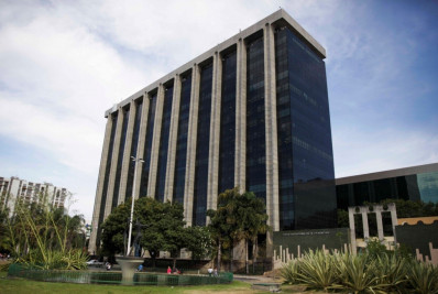 Sede da Prefeitura do Rio sofre queda de energia e fica às escuras por mais de uma hora