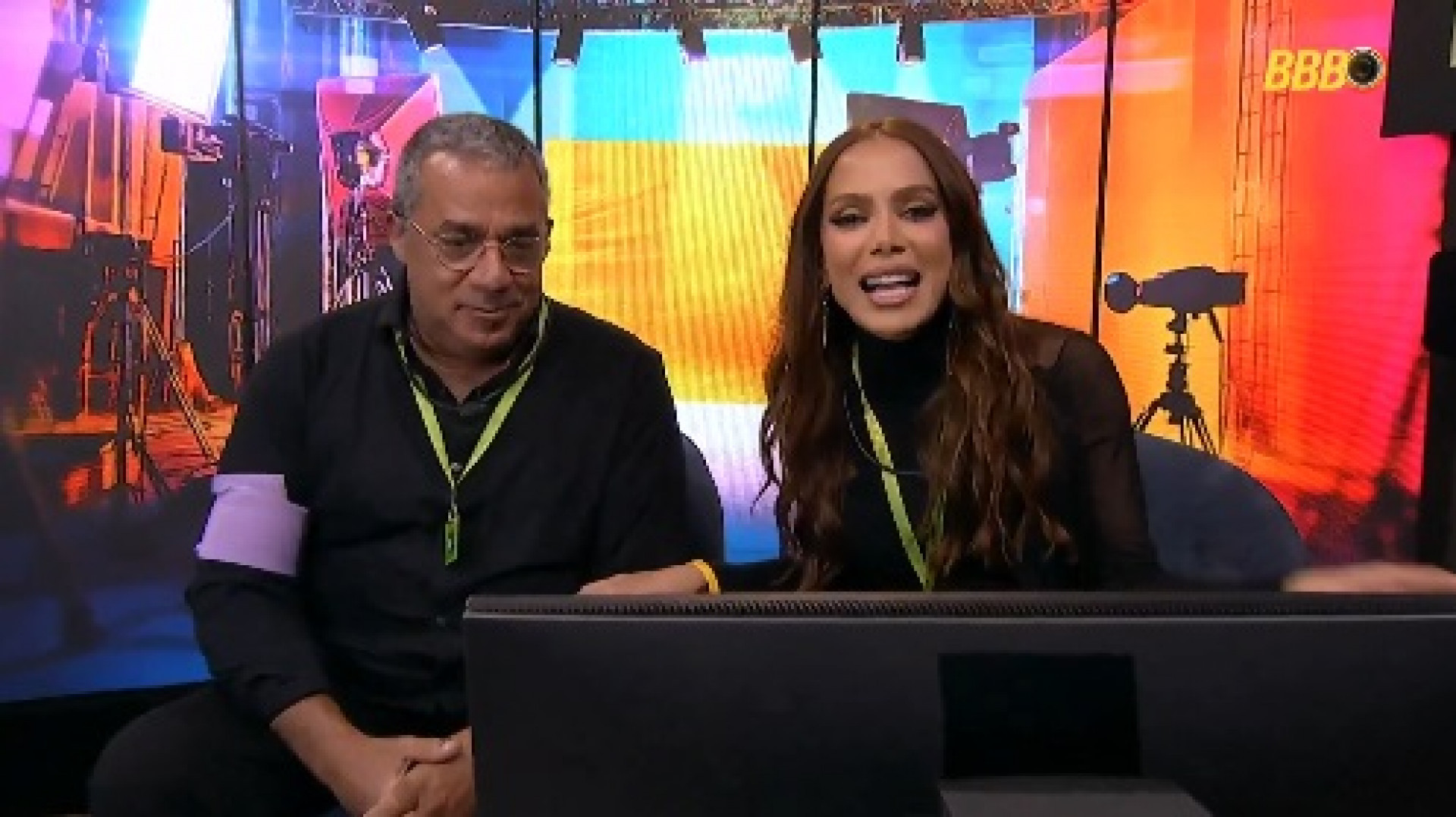 Mauro e Anitta  - Reprodução de Vídeo