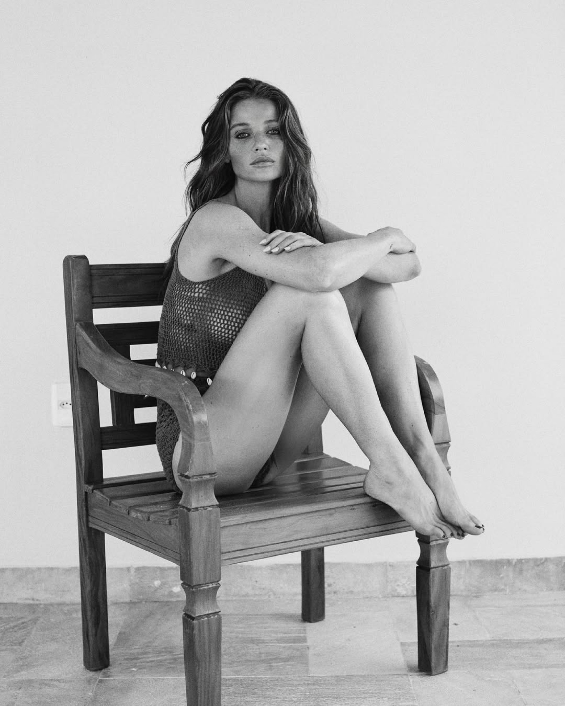 Cintia Dicker posa sem sutiã em ensaio fotográfico de verão
- Reprodução / Instagram