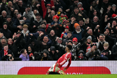 Com três gols na reta final, United evita vexame e vence o Southampton