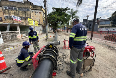 Obra em rede de esgoto protege o meio ambiente e beneficia 30 mil moradores de São Gonçalo