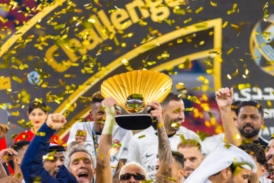 Paulo Sousa, ex-Flamengo, conquista título em cima de Artur Jorge, ex-Botafogo