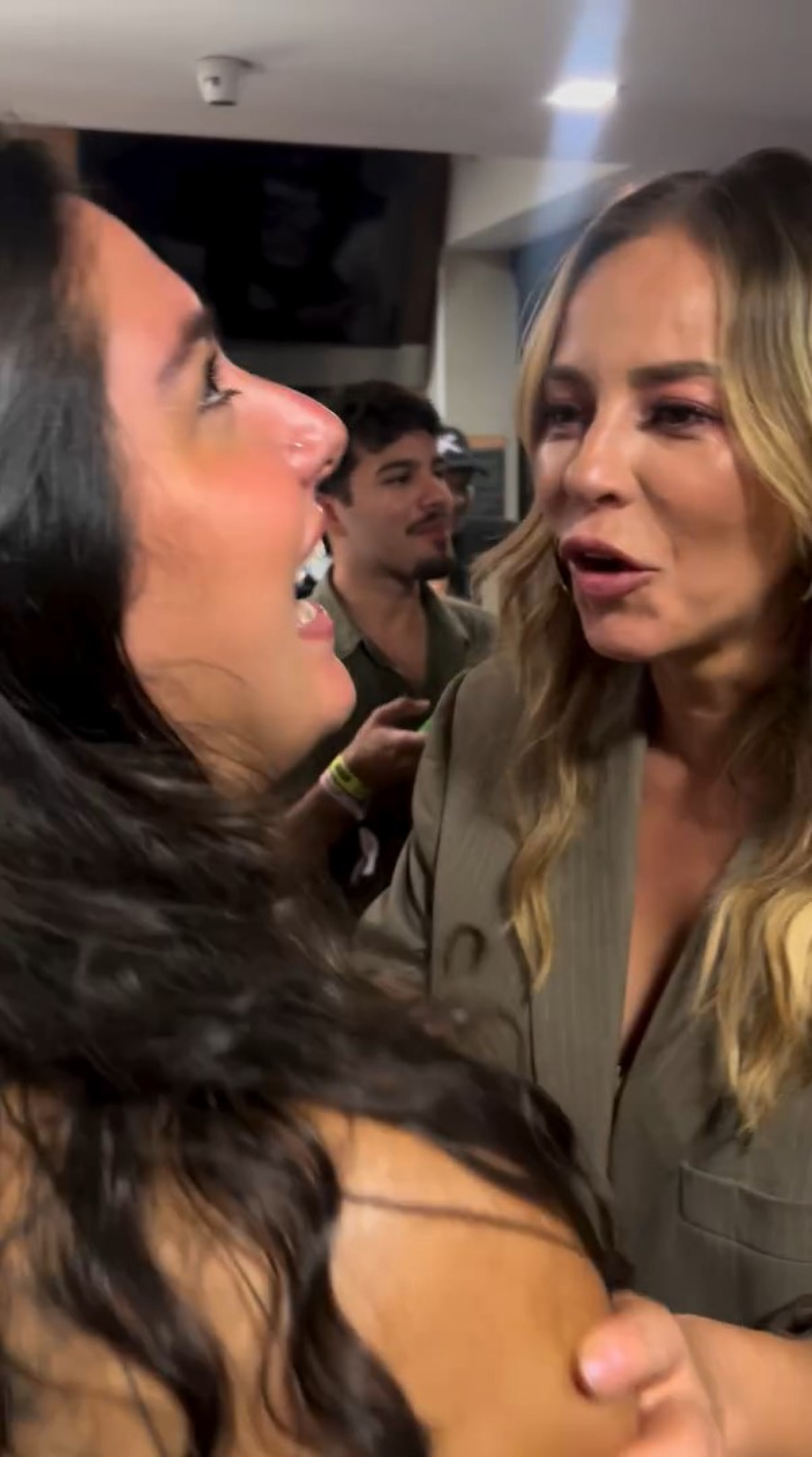 'Marmita do casal': Julia Iorio diverte a web ao mostrar encontro com Paolla Oliveira e Diogo Nogueira - Reprodução / Instagram