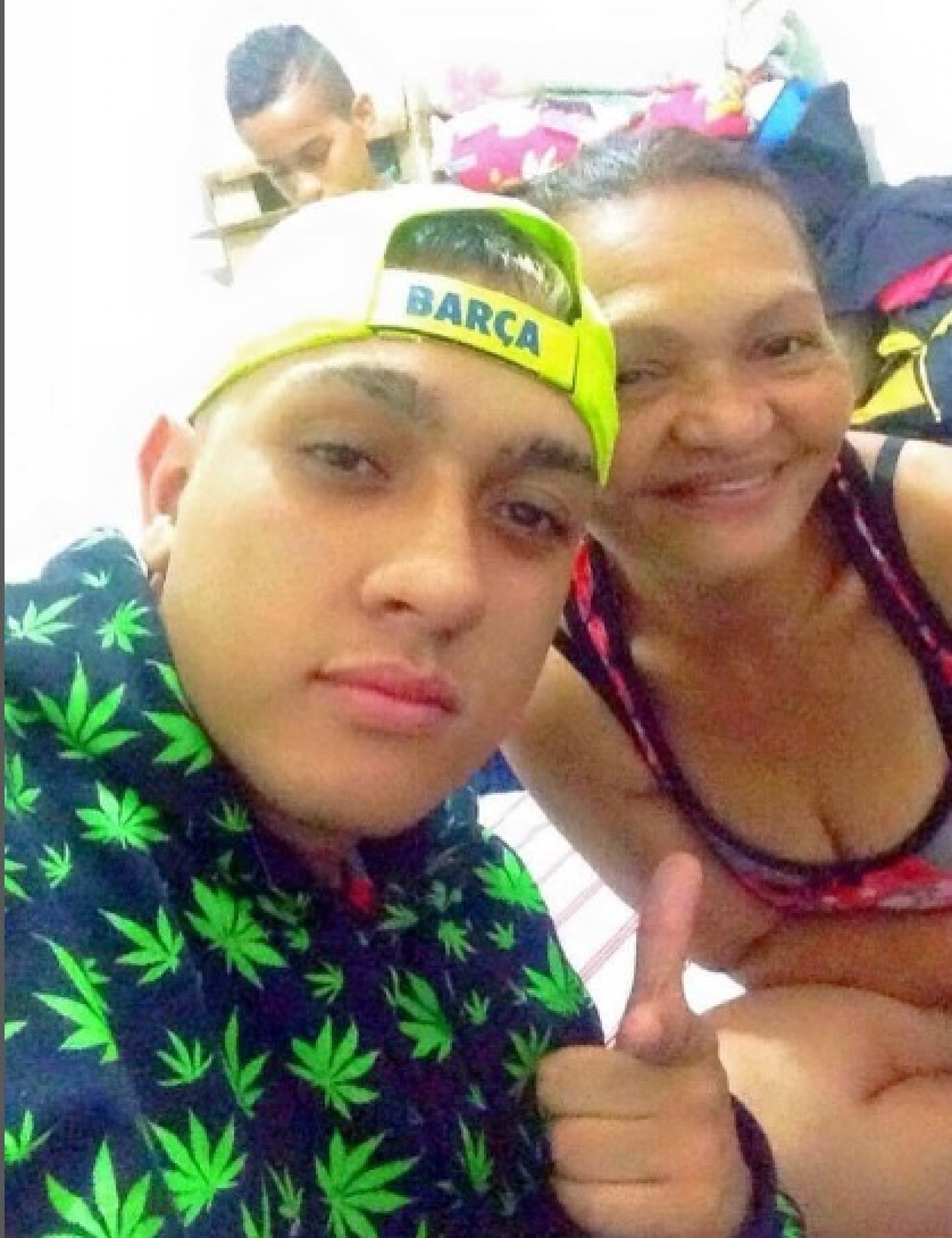 MC Binn com a mãe biológica  - Reprodução/Instagram 