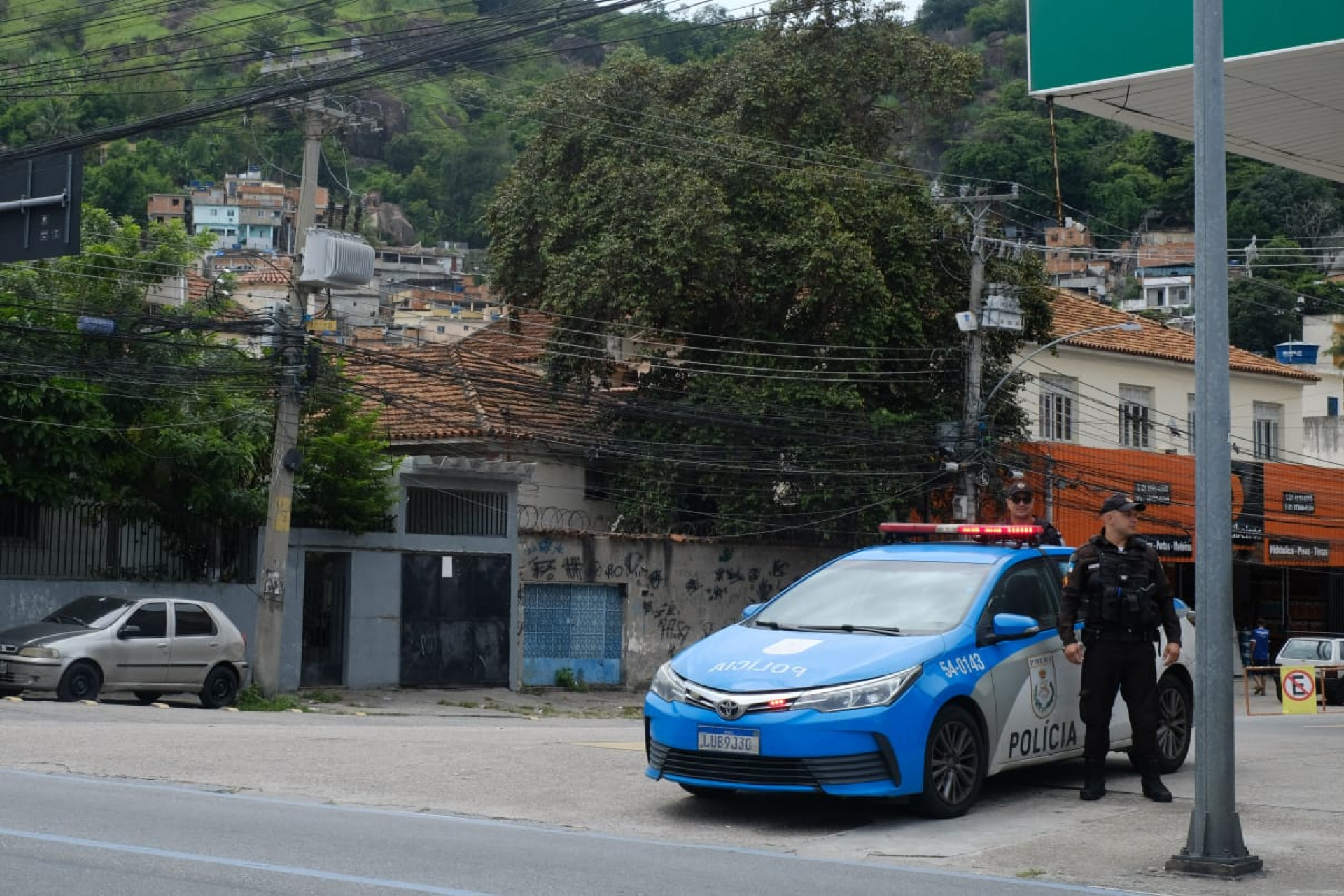 Polícia Militar segue com o policiamento reforçado, após ação criminosa no Engenho Novo - Pedro Teixeira/Agência O Dia
