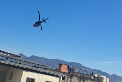 Vídeo: operação da Polícia na Maré para recuperar viatura clonada tem tiroteio intenso