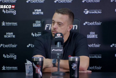 Atitude e jogo por dentro: técnico explica problemas do Vasco no primeiro tempo