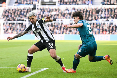 Bruno Guimarães marca, mas Newcastle é goleado no Campeonato Inglês