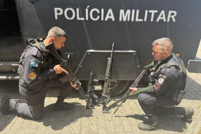 PM apreende seis fuzis em operações no Rio