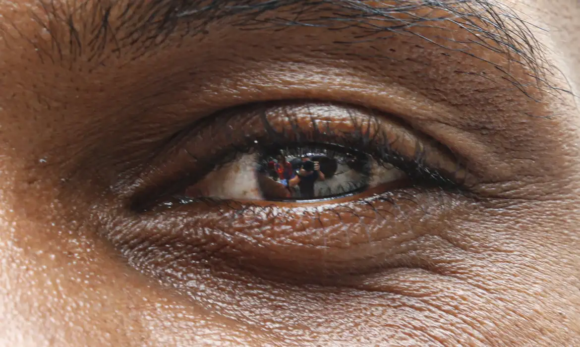 Governo mantém proibição de pagamento por 'venda de íris'