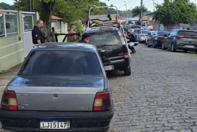 Rio das Ostras reforça fiscalização e aplica 60 multas em operação de trânsito